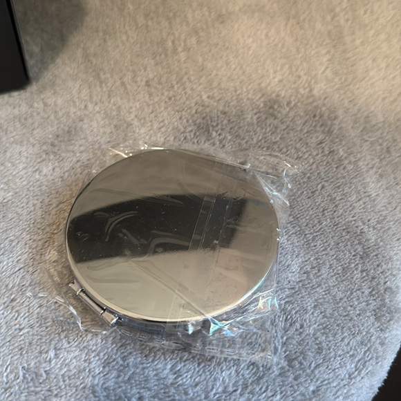 🩶Teal & Silver🩶Glitter Compact Mirror with Dustbag/NIP - Picture 6 of 7